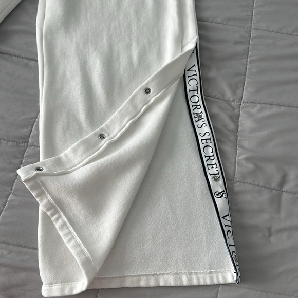 VICTORIA'S SECRET Cotton Fleece Wide-Leg Snap Lounge Sweatpants - Picture 6 of 9